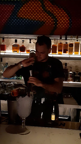 ג'קו סטריט - הסעדה