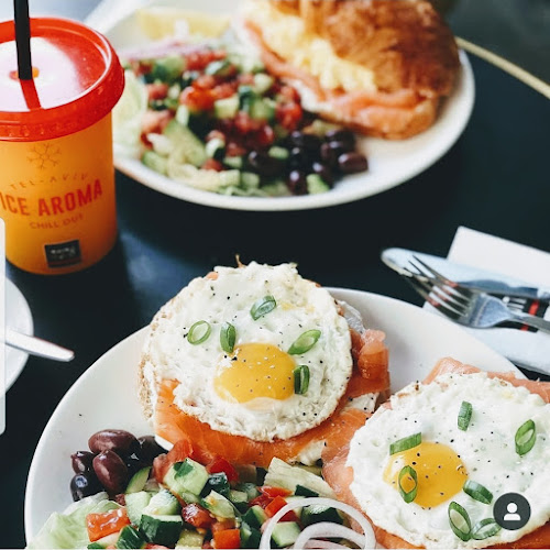 Opinii despre ארומה דיזנגוף (פינת גורדון) în תל אביב-יפו - הסעדה