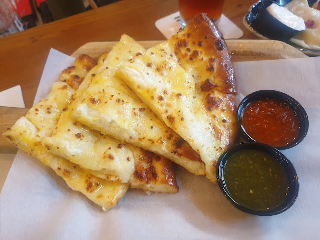 Comentarii opinii despre מסעדת ללה - בית מאפה ומעדניה גיאורגי אותנטי