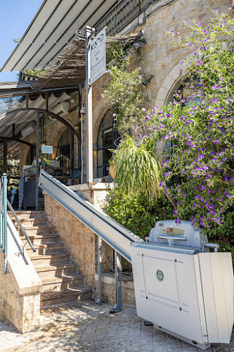 מסעדת כרמא, עין כרם - הסעדה