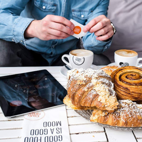 كافية كافية Cafe Cafe Beit Hanina - הסעדה