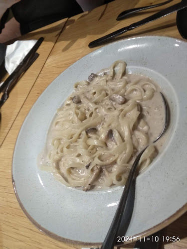 Opinii despre יוברי גלידריה / יו - מסעדה חלבית în קרית גת - הסעדה