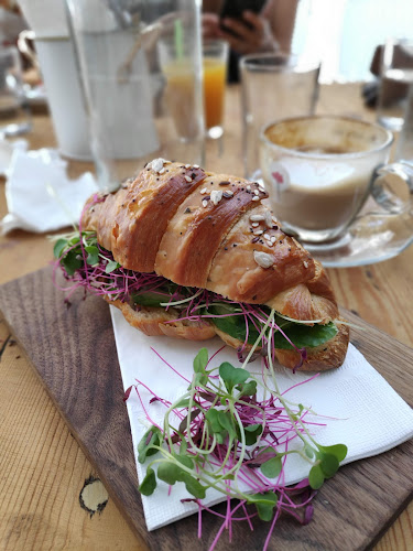 אצל עילי - מקום של יחד - הסעדה