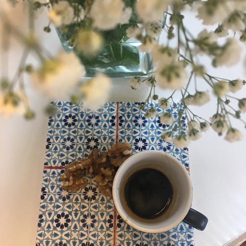 קדמה קפה - הסעדה