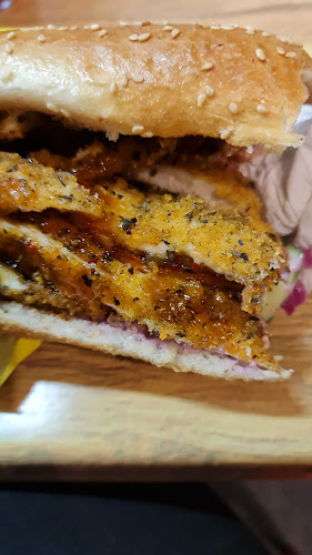 שניצליה צפת - צפת