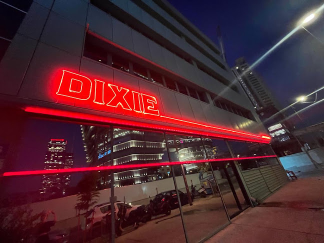 דיקסי גריל בר