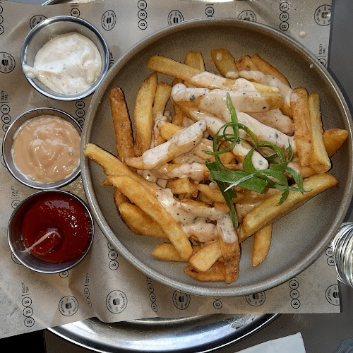 שדרות גיבורי ישראל 16, נתניה