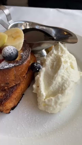 דליקטסן בראסרי - Delicatessen Brasserie