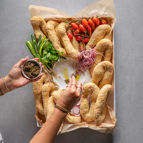 סינדיז - קייטרינג בוטיק חלבי כשר | מגשי אירוח חלבי | קייטרינג לאירועים