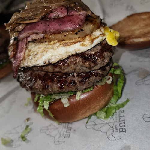 בולס נשר Bulls Chef Burger - הסעדה