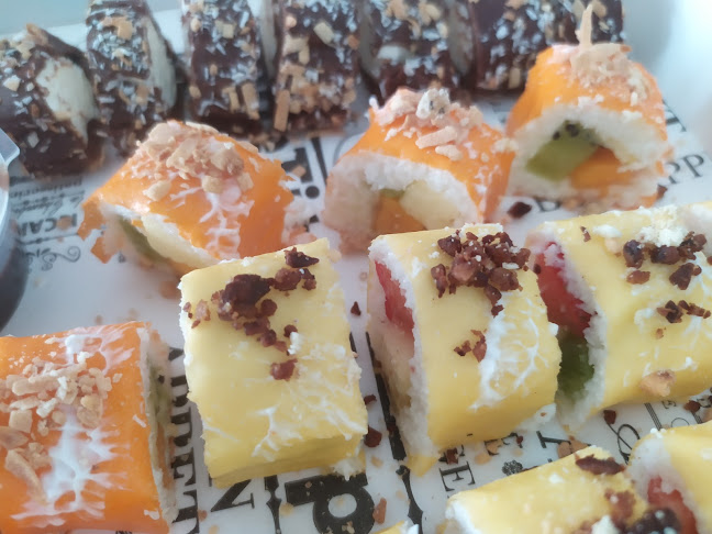 Rollada סושי פירות - סושי שוקולד - הסעדה