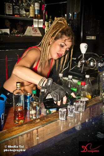 הדאנג'ן - הסעדה