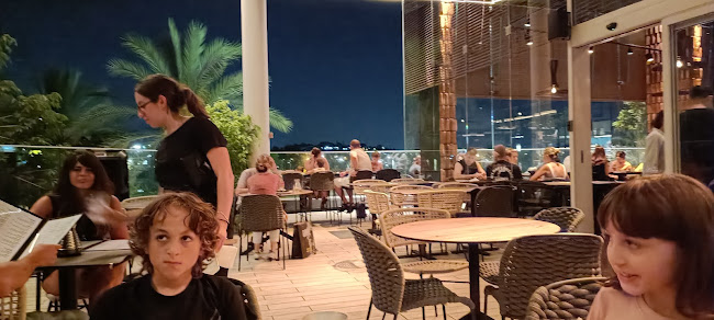 ג׳ירף נס ציונה - הסעדה