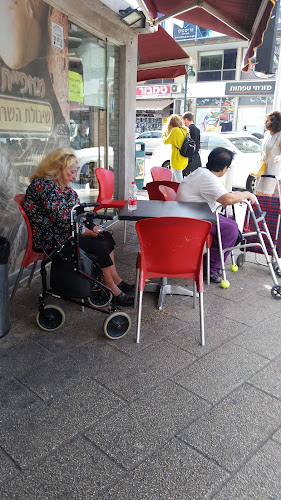מאפיית מן הארץ - הסעדה