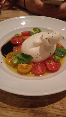 ג'ויה - הסעדה