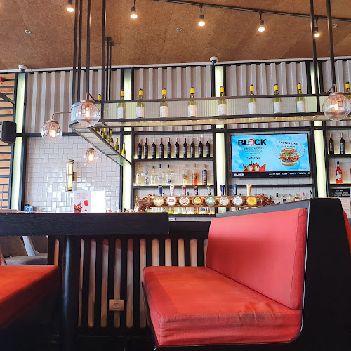 בלאק - הסעדה