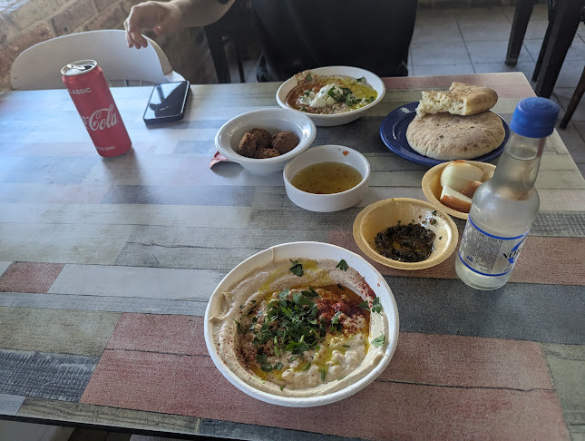 חומוס שרון פול - הסעדה