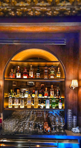 בייקר סאלון - Baker Saloon - פתח תקווה