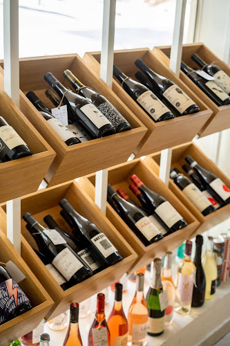 מנו וינו - חנות יין בגבעתיים - גבעתיים