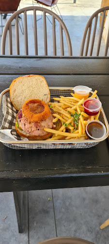 ז'בוטינסקי 1, לוד