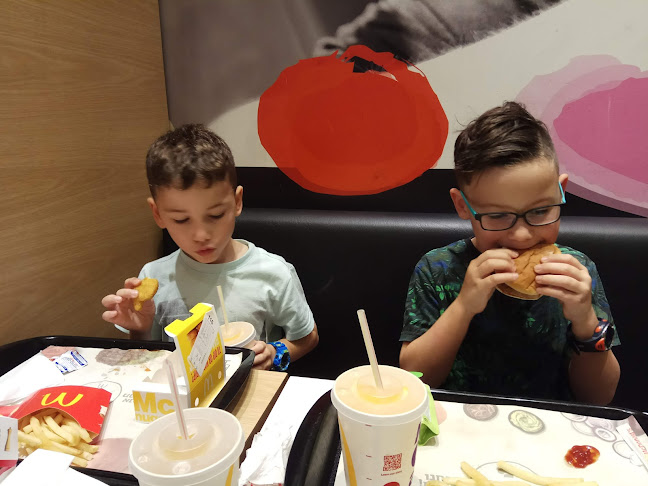 מקדונלד'ס - מול הפארק, רעננה - הסעדה