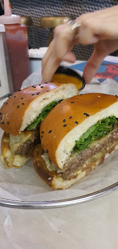 לילינבלום 40, תל אביב-יפו