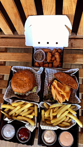 moses shop מוזס שופ הוד השרון - הסעדה