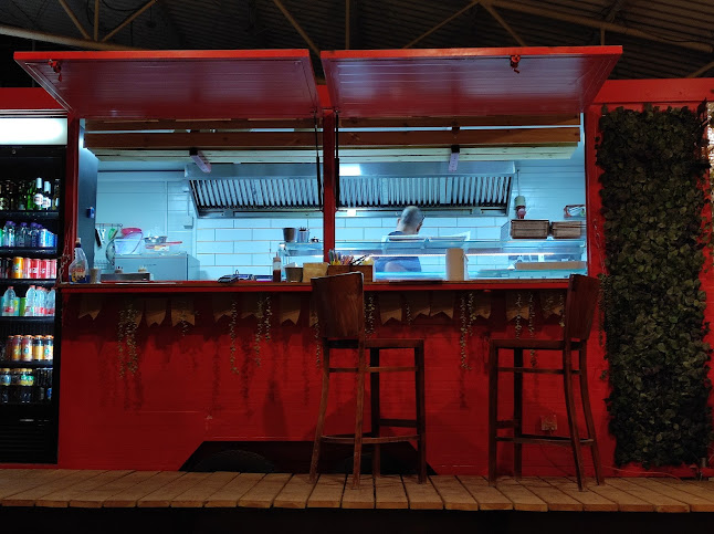 האדומה פוד טראק עם בשר מהגולן - רמות