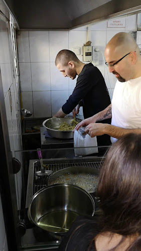 פלאפל הזקנים - הסעדה