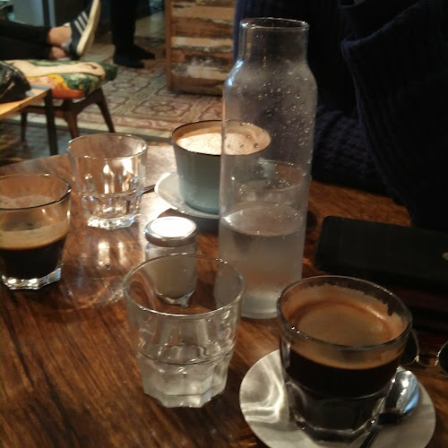 אדמונד קפה - הסעדה