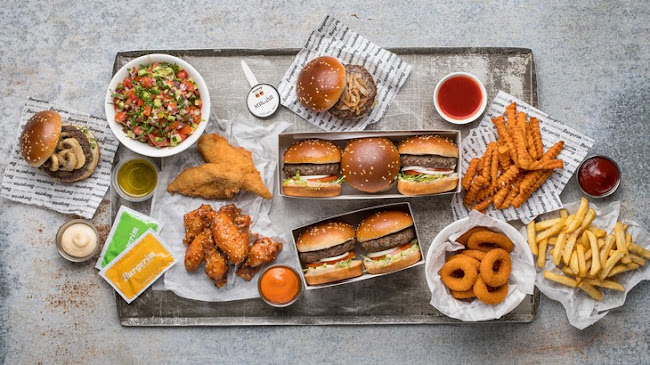 Opinii despre בורגרים אילת בעיר, כשר למהדרין בד"צ בית יוסף în אילת - הסעדה