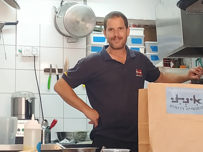 Comentarii opinii despre אינתי חומוסיה דרומית