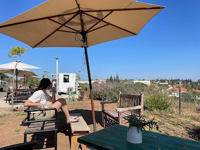 שלוש בקפה ShaloshBaCafe