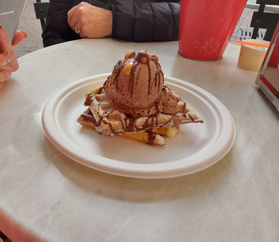 נחלת בנימין 11, תל אביב-יפו, 6516111