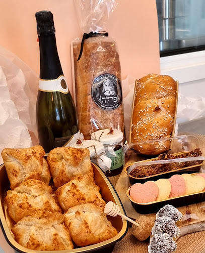 פרלה בייקרי - הסעדה