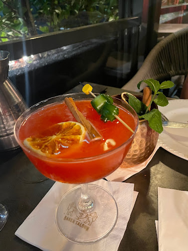 בייקר סאלון - Baker Saloon - הסעדה