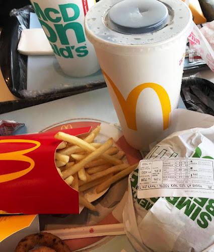 Opinii despre מקדונלד'ס - קניון אילון - קומת הכניסה în רמת גן - הסעדה