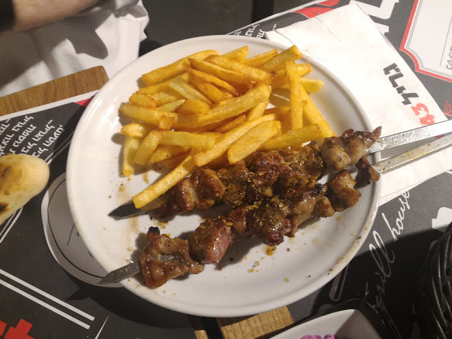 גריל 443 מודיעין - הסעדה