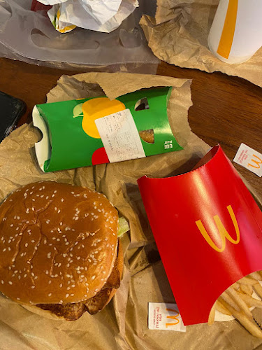 מקדונלד'ס - קניון עזריאלי ראשונים - הסעדה