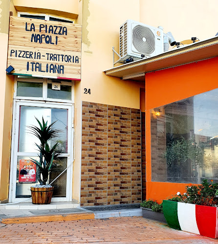 לה פיאצה נאפולי