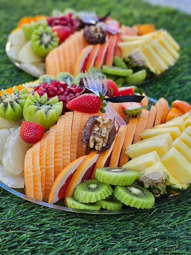 טובה קייקס עוגות, קינוחים ומגשי פירות - הסעדה