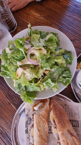 הצרפתי בית קפה/קונדטוריה/גלריה - עשרת