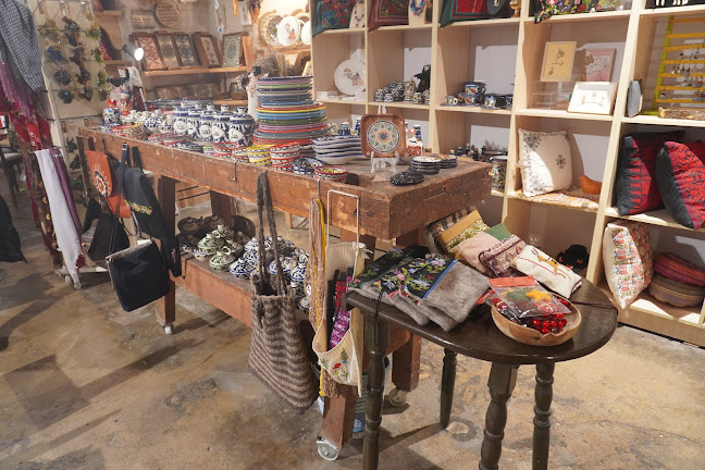 המקום של ראדה - עוגיות מסורתיות,דברי אומנות וכלים עתיקים