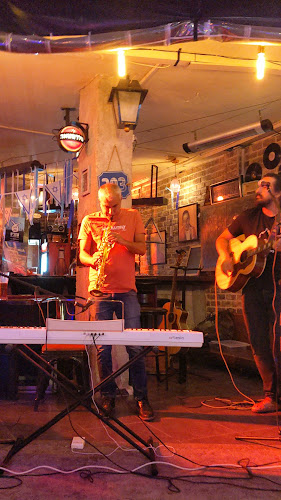 פאב השדרה (יש תעודת כשרות)