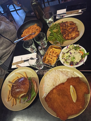 בר גוריון - הסעדה