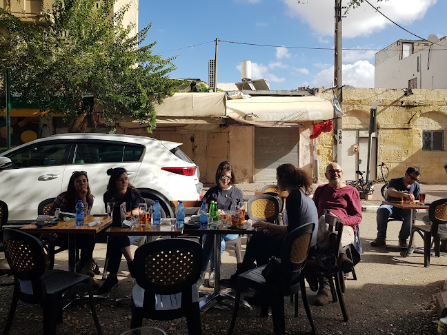 בר שכונתי קטן (פרלה)