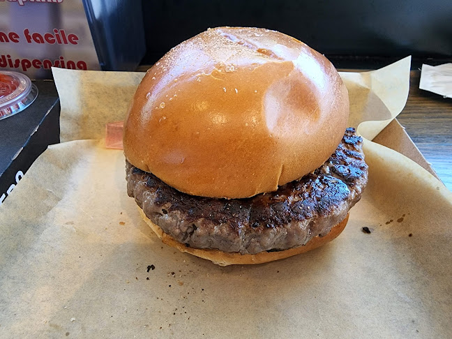 Opinii despre Brothers Local Burger în קרית אונו - הסעדה