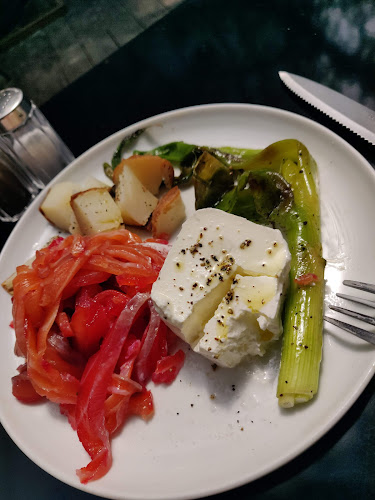 Tree Brasserie - הסעדה