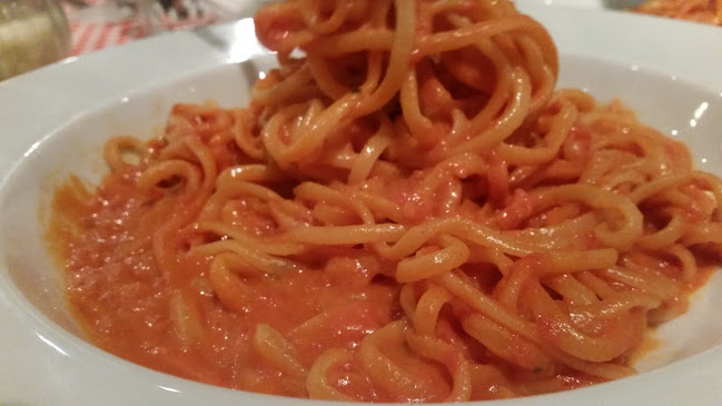 גומבה פתח תקוה - הסעדה