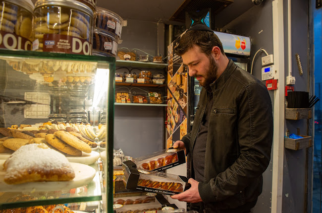 פריך פטיסרי שמדבר עברית - הסעדה